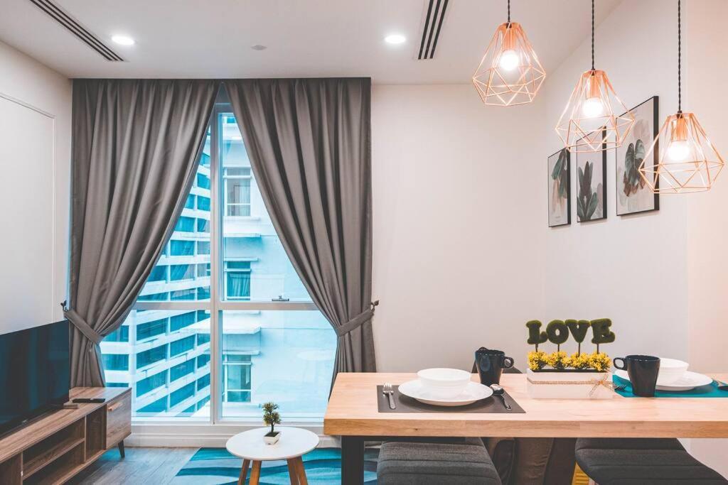 Binjai 8-new Cozy 1bedroom#7min Walk To Klcc#4pax Pangsapuri