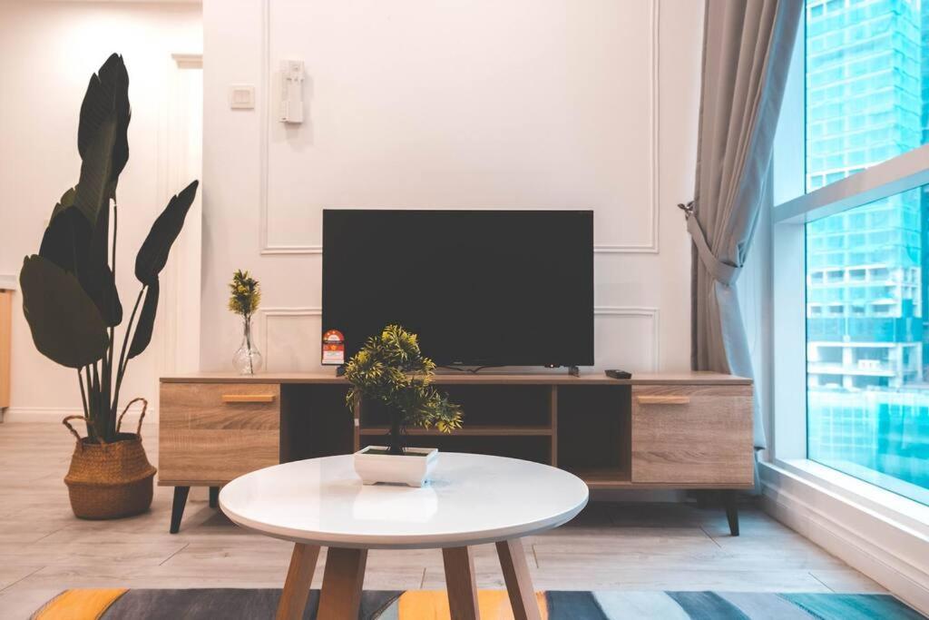 Binjai 8-new Cozy 1bedroom#7min Walk To Klcc#4pax Pangsapuri *